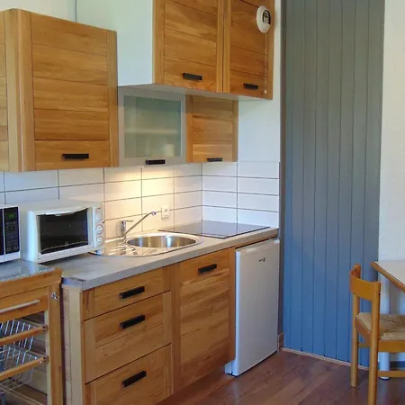 Renove A Avec Balcon, Animaux Acceptes, Parking - Fr-1-517-54 Apartment *